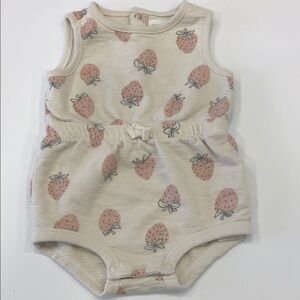 🍓Carter’s Sleeveless Strawberry Print One-Piece | 9 Months